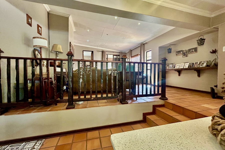 6 Bedroom Property for Sale in Melodie North West